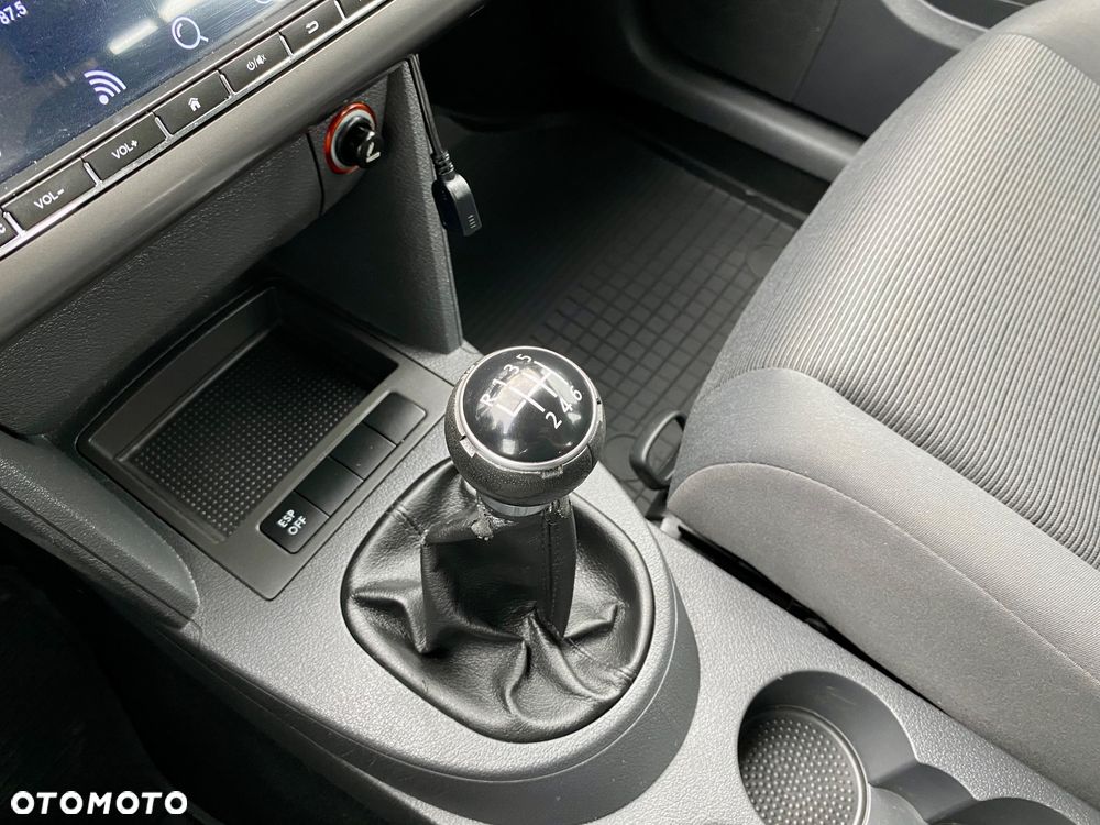 Volkswagen Touran - 29