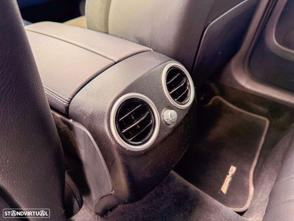 Mercedes-Benz GLC 300 de Coupe 4Matic 9G-TRONIC AMG Line - 29