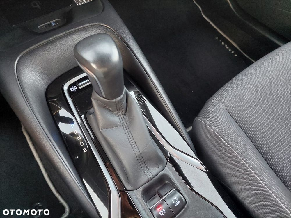 Toyota Corolla ver-1-8-hybrid-comfort - 29