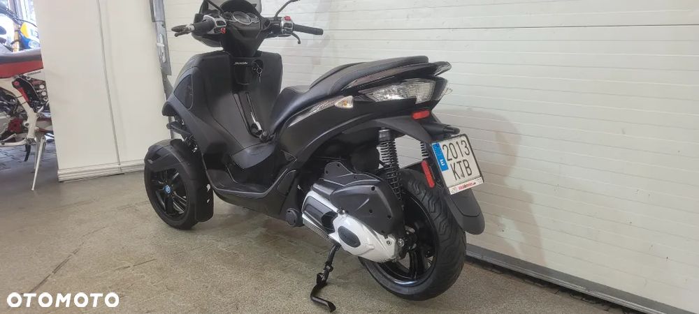 Piaggio MP-3 - 12