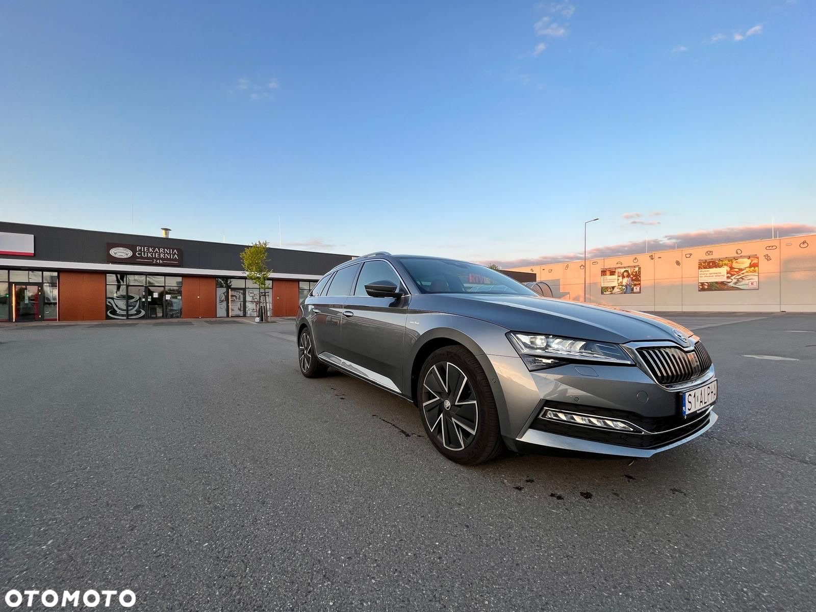 Skoda Superb 2.0 TDI SCR 4x4 L&K DSG - 10