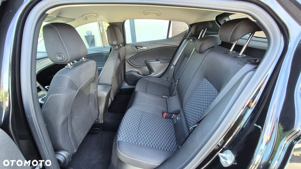 Opel Astra 1.6 CDTI Elite S&S - 18