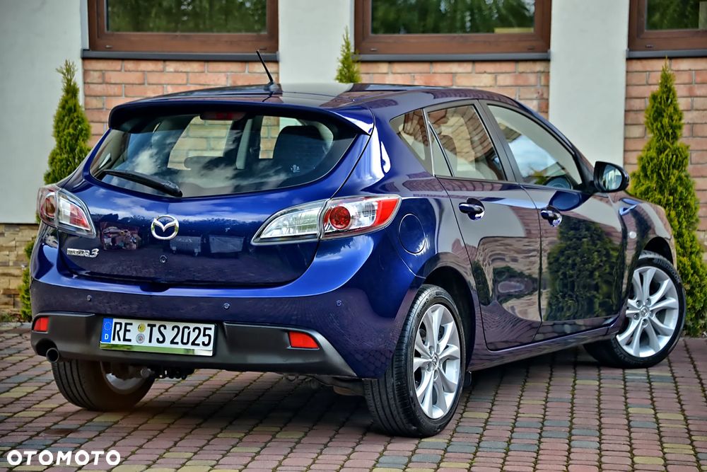 Mazda 3 1.6 Exclusive + - 17