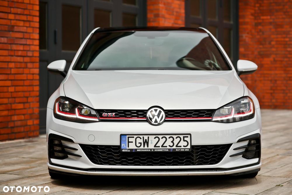 Volkswagen Golf - 2
