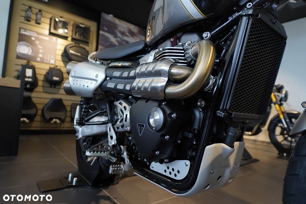 Triumph Scrambler - 25
