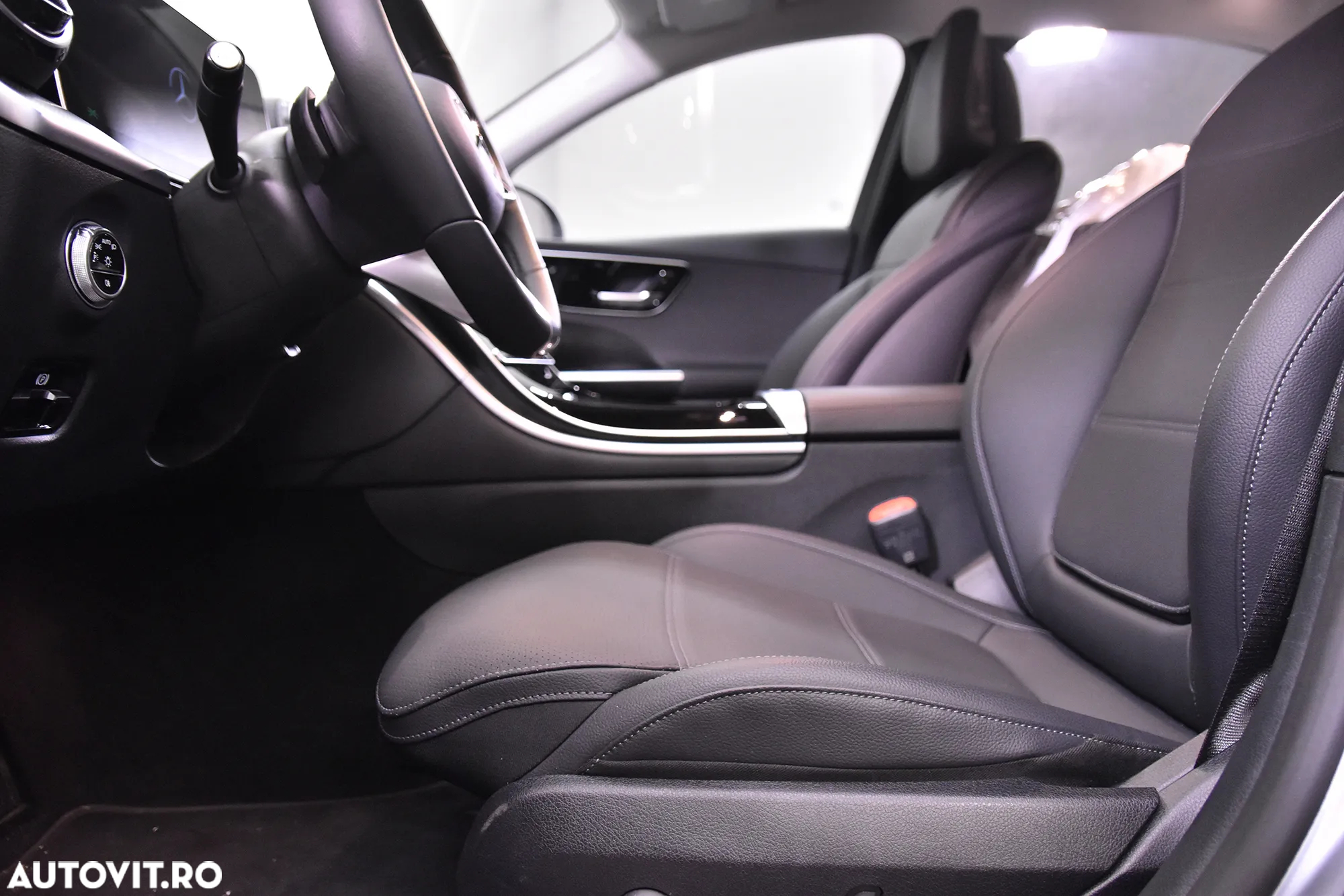 Mercedes-Benz C 300 de 4Matic 9G-TRONIC AMG Line - 23