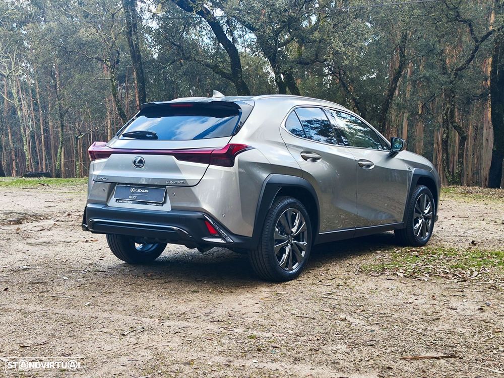 Lexus UX 250h Sport - 5
