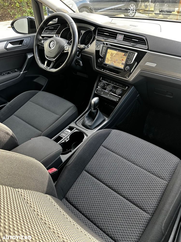 Volkswagen Touran 2.0 TDI DSG Comfortline - 4