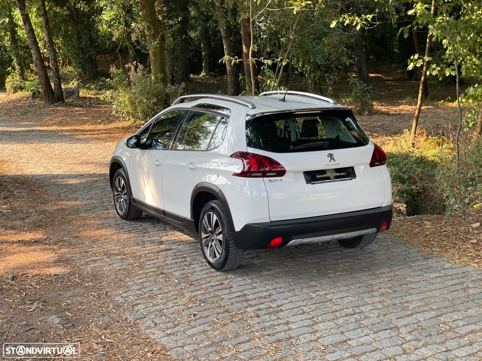 Peugeot 2008 1.2 PureTech Allure - 31