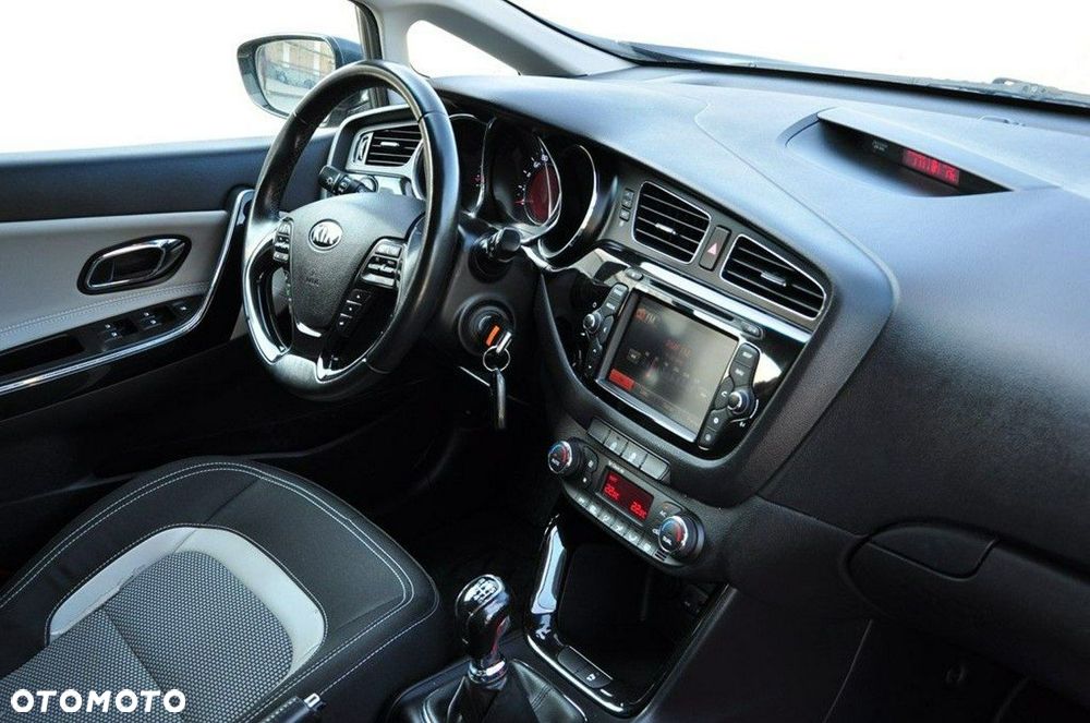 Kia Ceed 1.6 GDI Spirit - 29