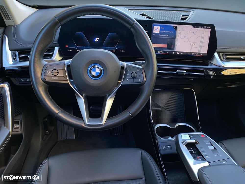 BMW Ix1 2025 photo 5