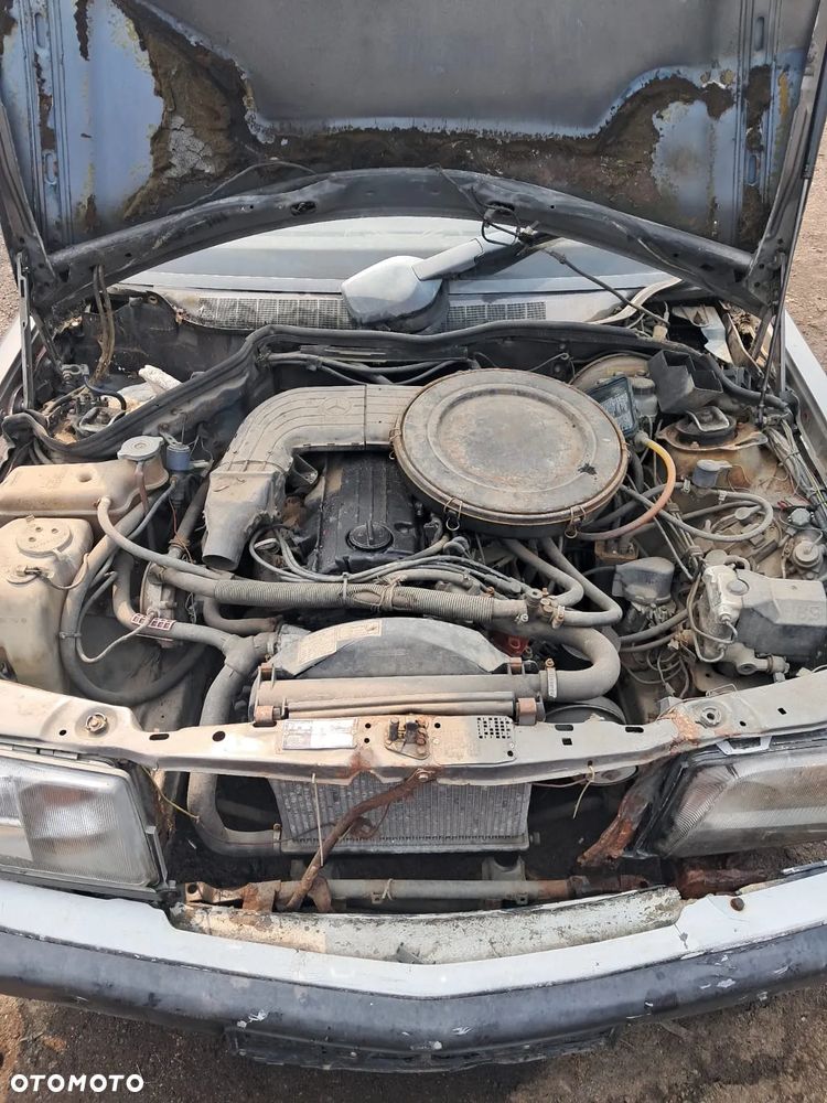 DAWCA CZĘŚCI MERCEDES 190 W201 2.0 8V KOD LAK: 172 - 10