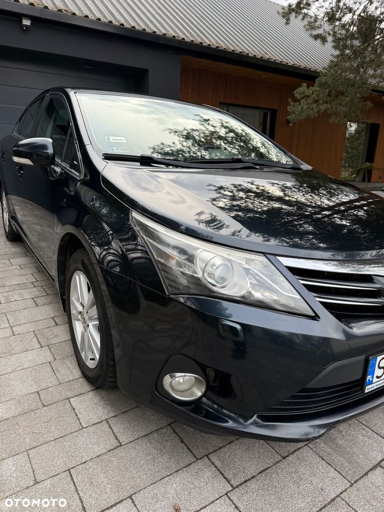 Toyota Avensis 1.8 Sol - 12