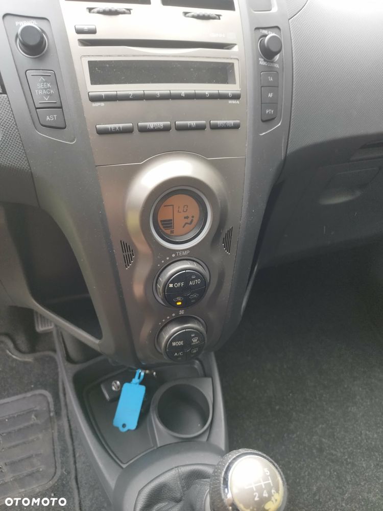 Toyota Yaris 1.33 Premium - 12