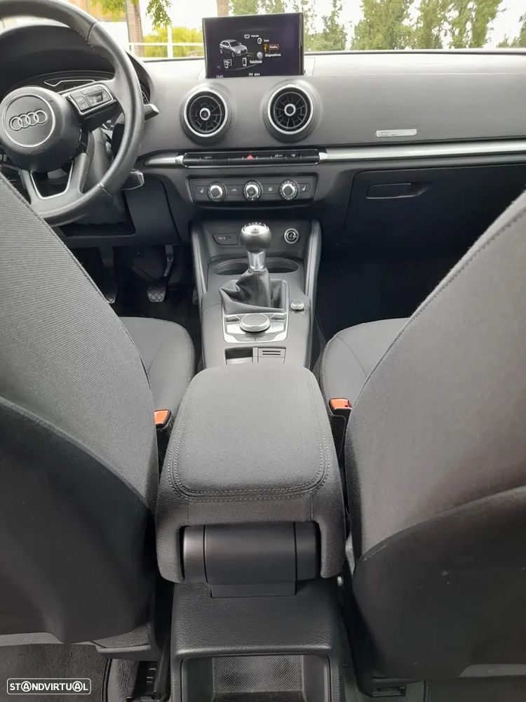 Audi A3 Sportback 1.6 TDI Attraction Ultra - 25