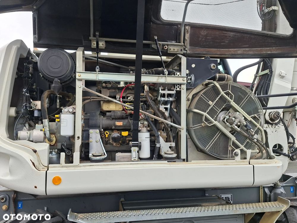 Liebherr A912 Compact - 8