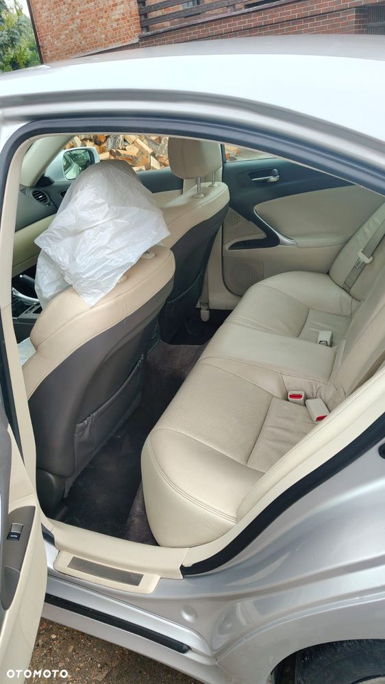 Lexus IS 220 D Prestige - 17
