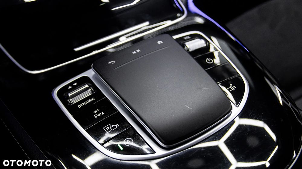 Mercedes-Benz Klasa E 220 d 4-Matic AMG - 31