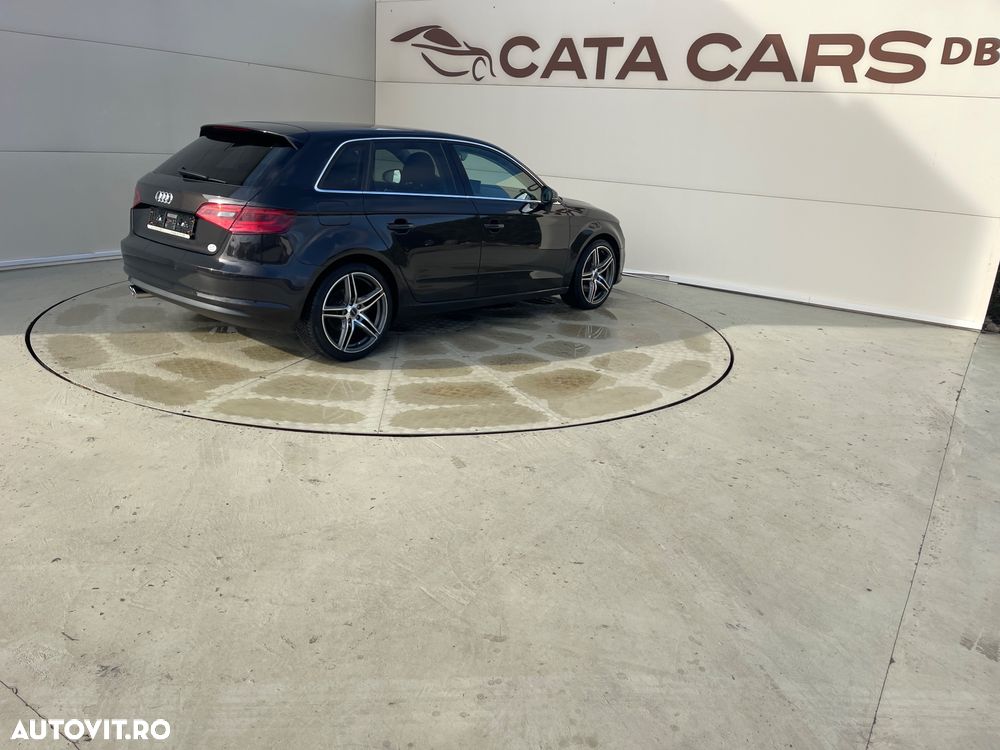 Audi A3 2.0 TDI Sportback (clean diesel) quattro S tronic Ambiente - 17