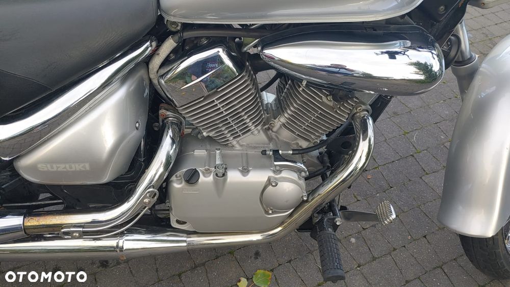 Suzuki Intruder - 5