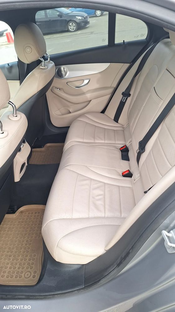Mercedes-Benz C - 9