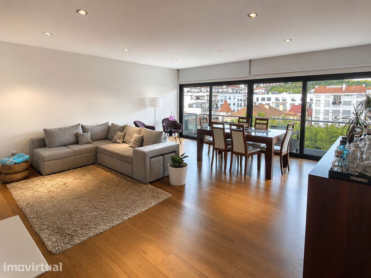 T3 com 140m² em condomínio privado com piscina + GARAGEM 46m² - Grande imagem: 2/36