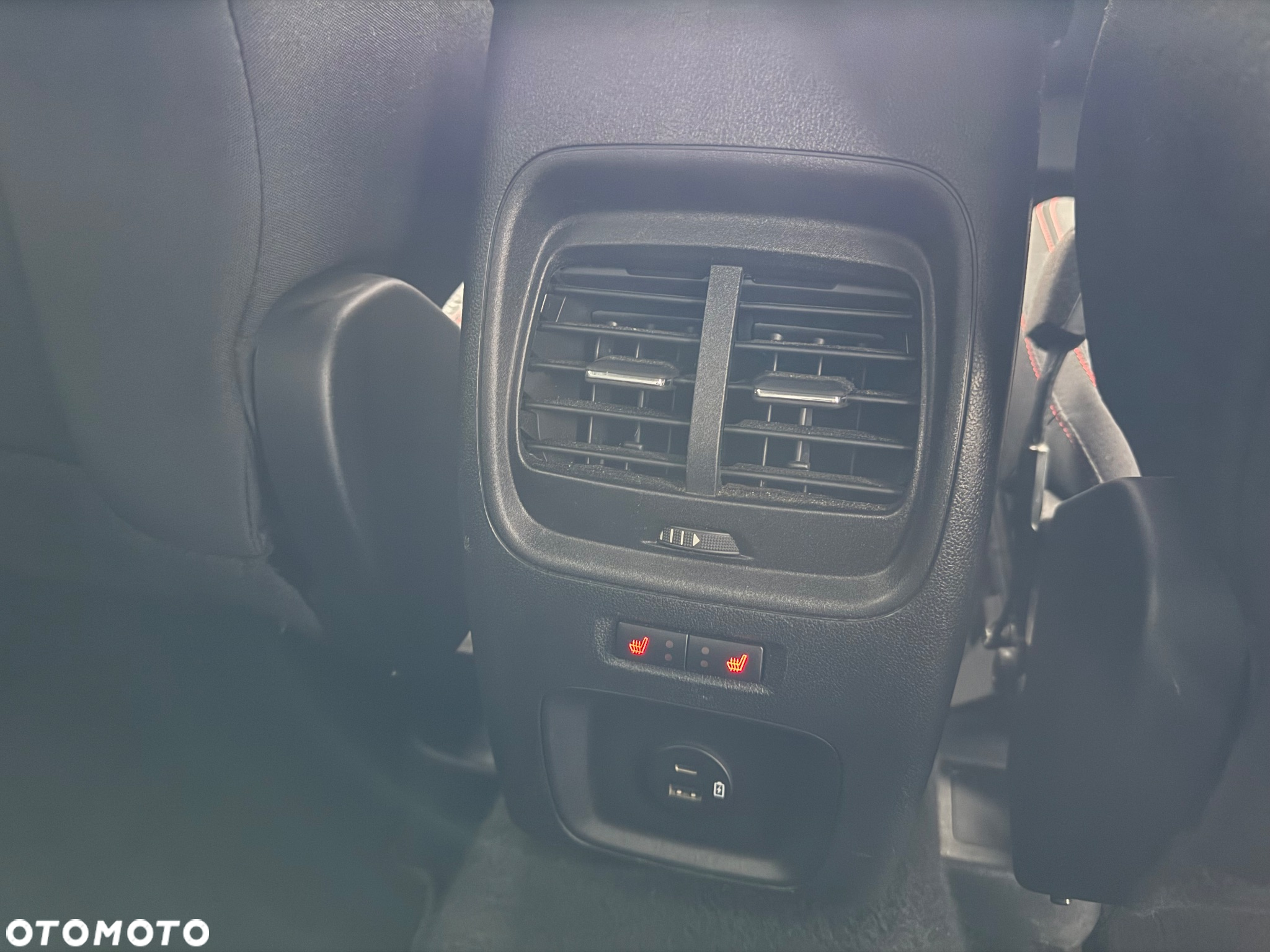 Ford Kuga 1.5 EcoBoost FWD ST-Line - 33