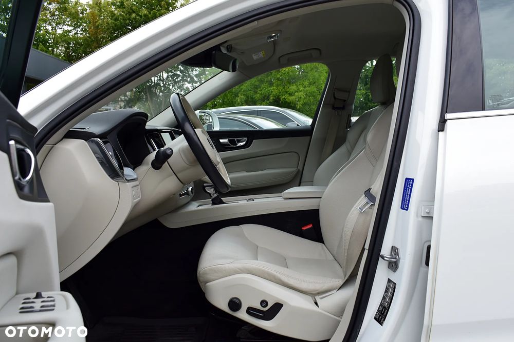 Volvo XC 60 D4 AWD Momentum - 5