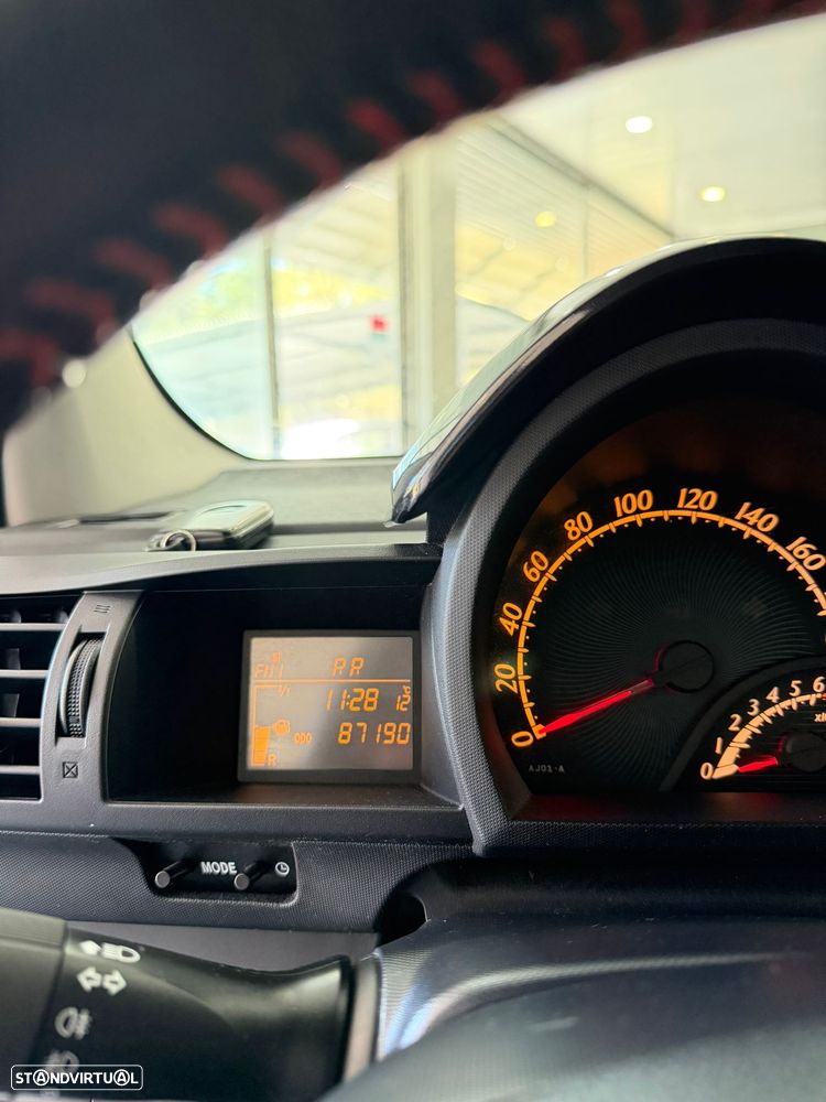 Toyota iQ 1.0 VVT-i Essential+AC - 11