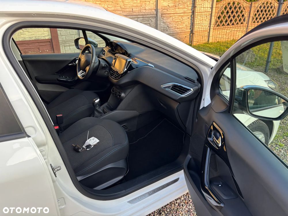Peugeot 208 PureTech 82 Stop & Start Signature - 10