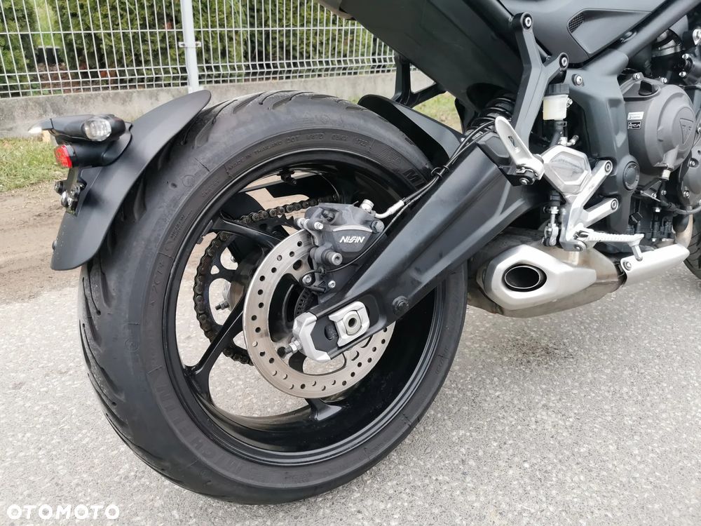 Triumph Trident - 9