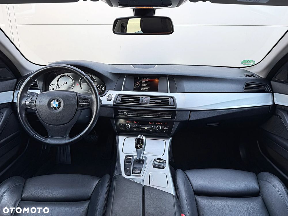 BMW Seria 5 520d xDrive - 17