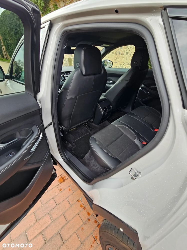 Jaguar E-Pace D150 R-Dynamic - 34
