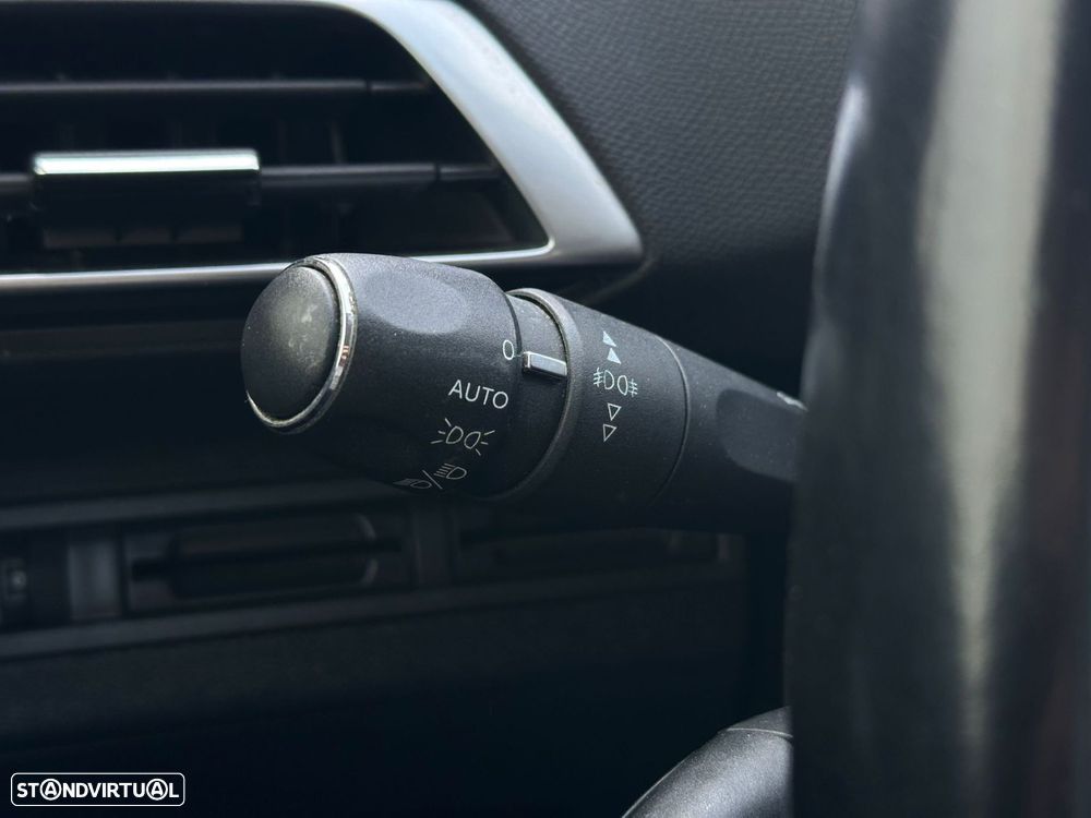 Peugeot 3008 1.5 BlueHDi Allure - 17