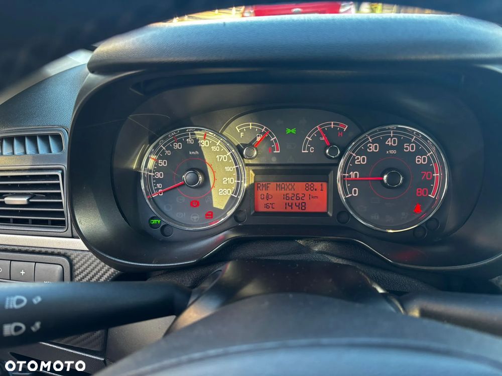 Fiat Grande Punto Actual 1.4 8V Estiva Blue&Me - 9