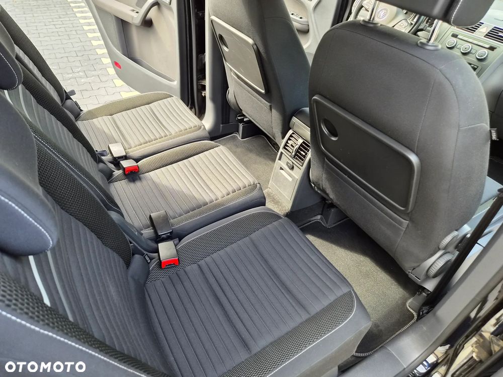 Volkswagen Touran 1.4 TSI DSG Cup - 11