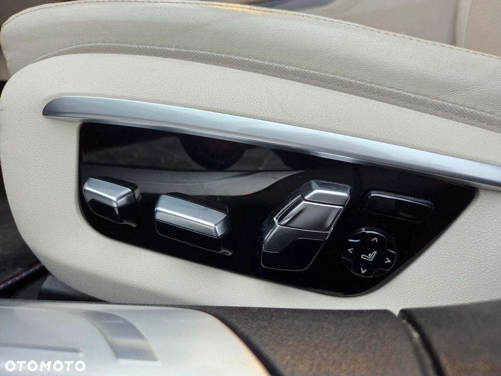 BMW Seria 7 740d xDrive - 37