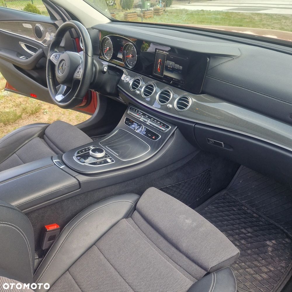 Mercedes-Benz Klasa E 200 4Matic 9G-TRONIC - 6