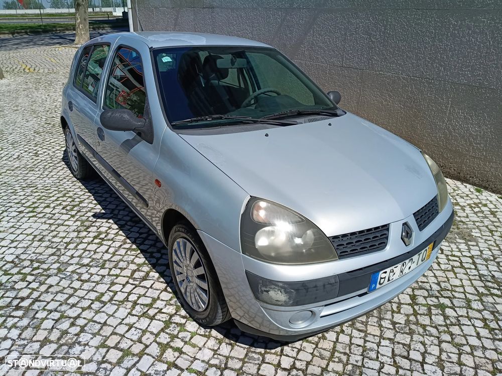 Renault Clio 1.2 16V Confort - 1