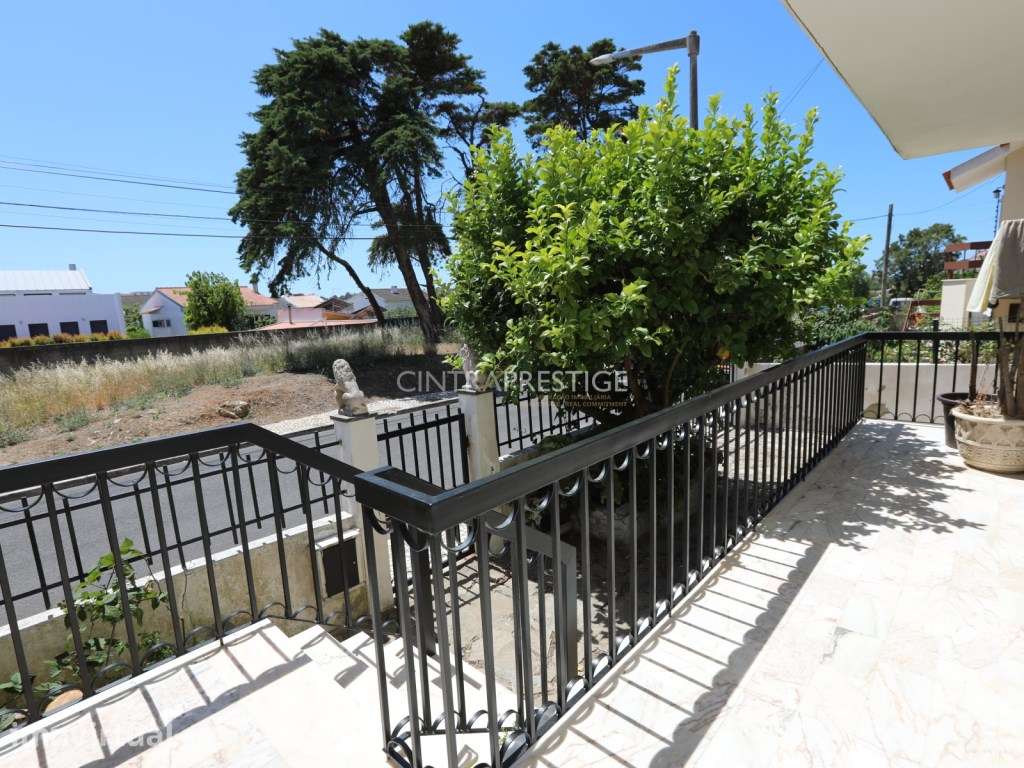 Lourel -Moradia T4 com sotão , garagem e churrasqueira - Conforto, ... - Grande imagem: 5/50
