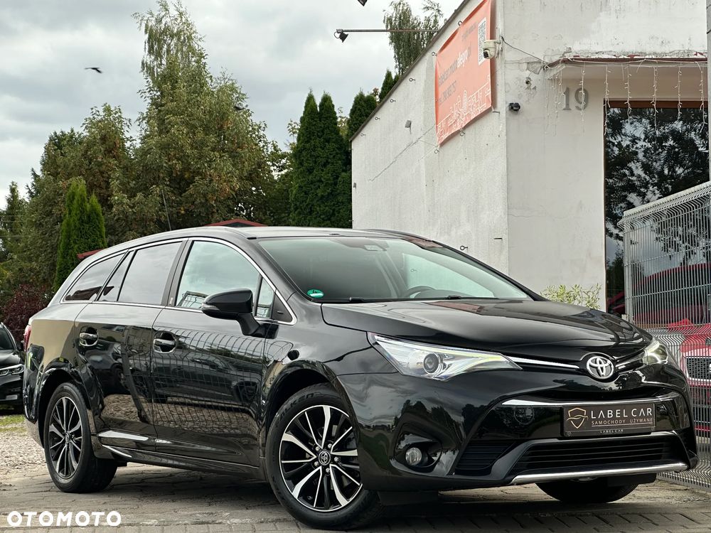 Toyota Avensis Touring Sports 1.8 Team Deutschland - 16