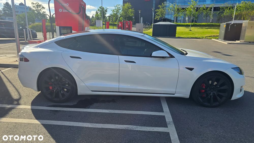 Tesla Model S Performance - 21