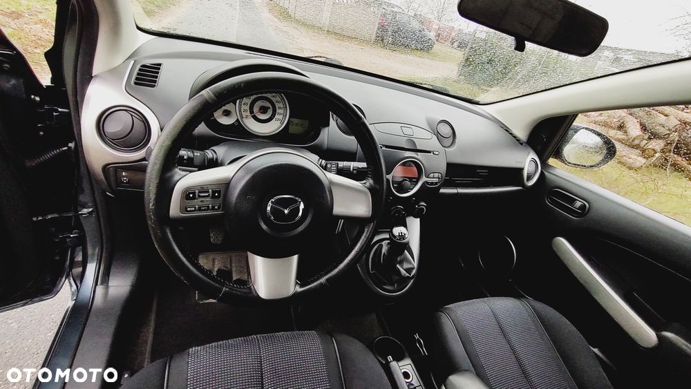 Mazda 2 - 6