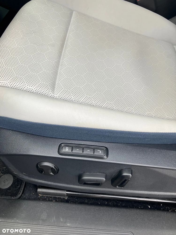 Volkswagen ID.4 - 16