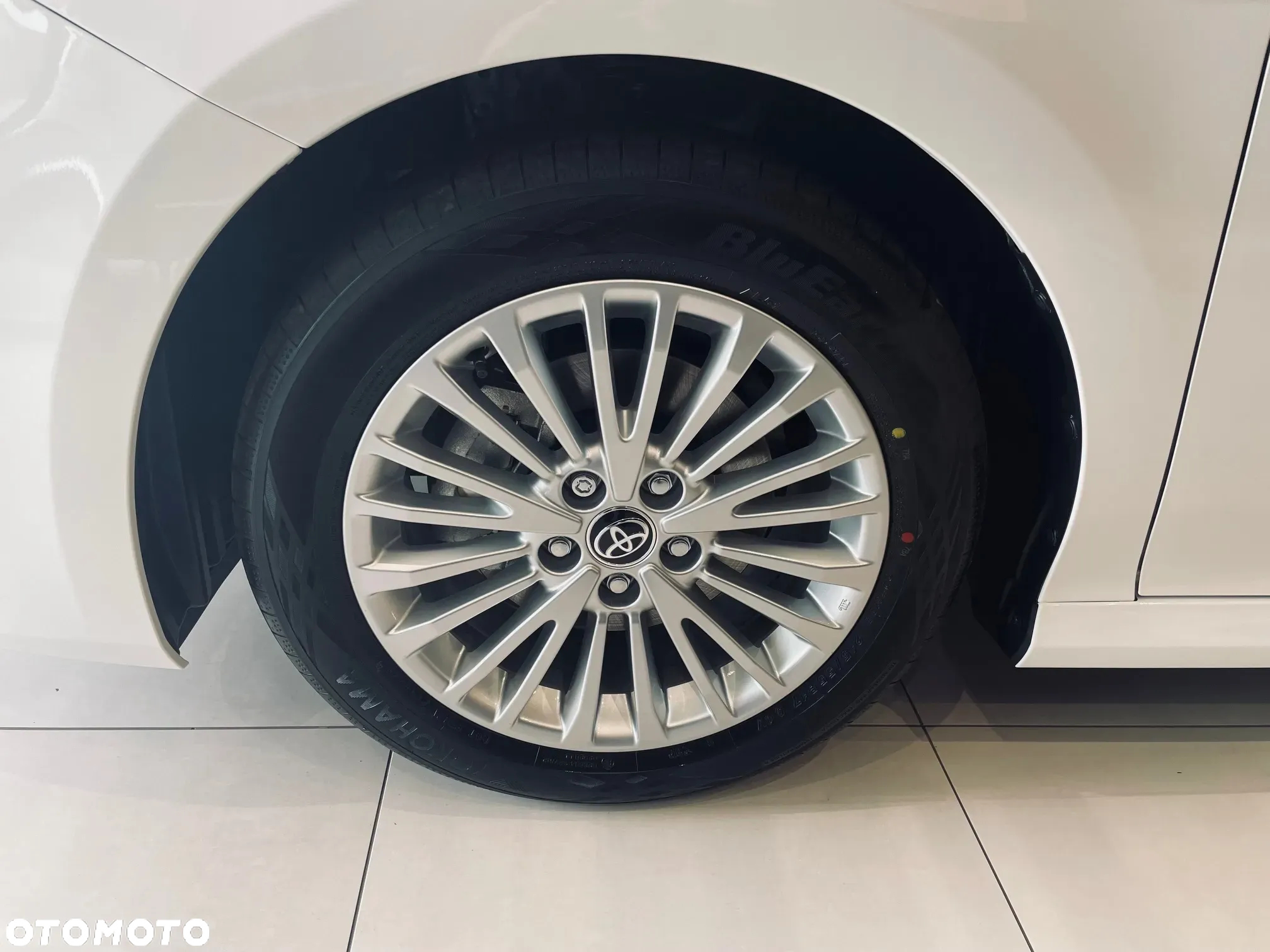 Toyota Camry - 2