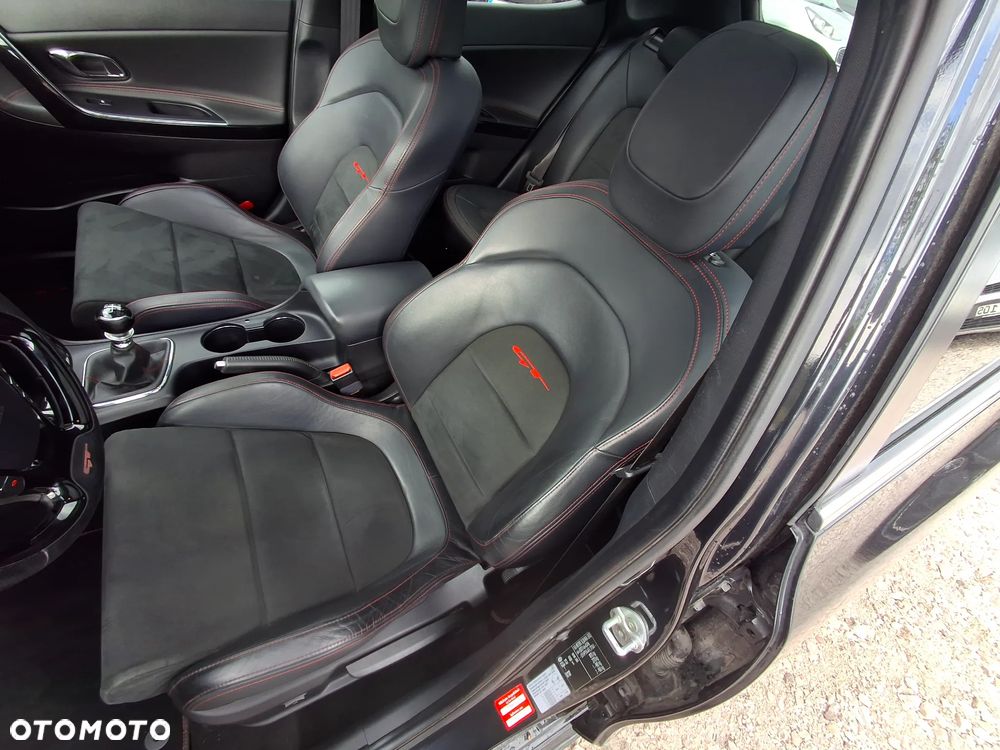Kia Ceed 1.6 T-GDI GT - 14
