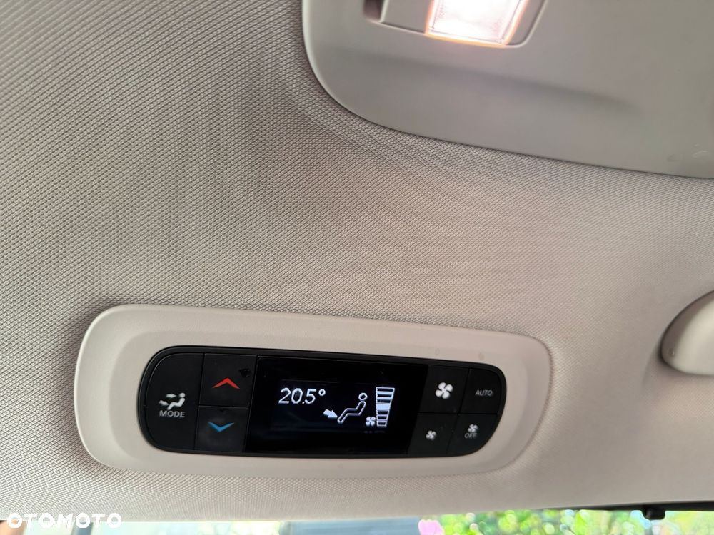 Chrysler Pacifica - 17