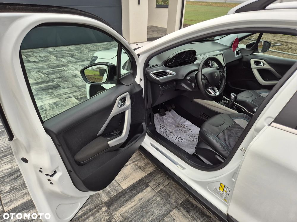 Peugeot 2008 1.6 BlueHDi Allure - 27