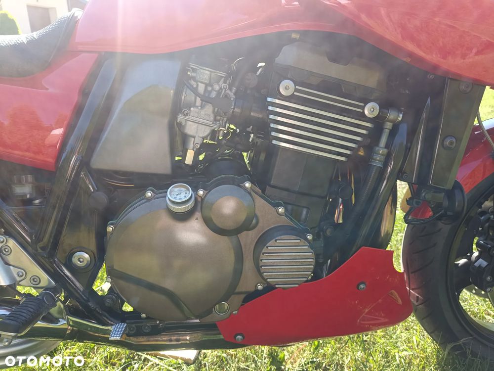 Kawasaki ZRX - 19