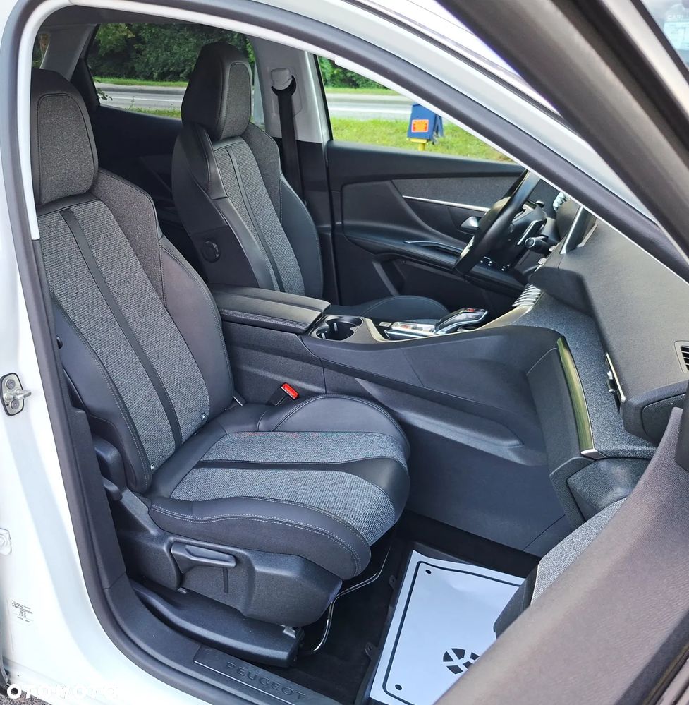 Peugeot 3008 BlueHDi 130 Stop & Start EAT8 Allure - 23